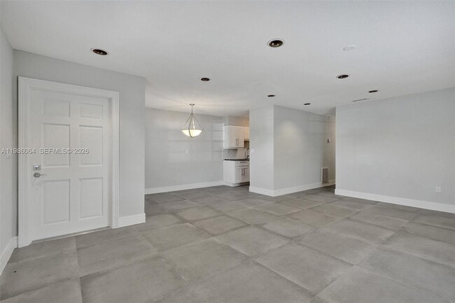 Photo - 902 Mandarin Isle Unidad 2