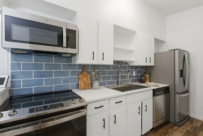 Photo - 2627 Douglas Ave Unit 216