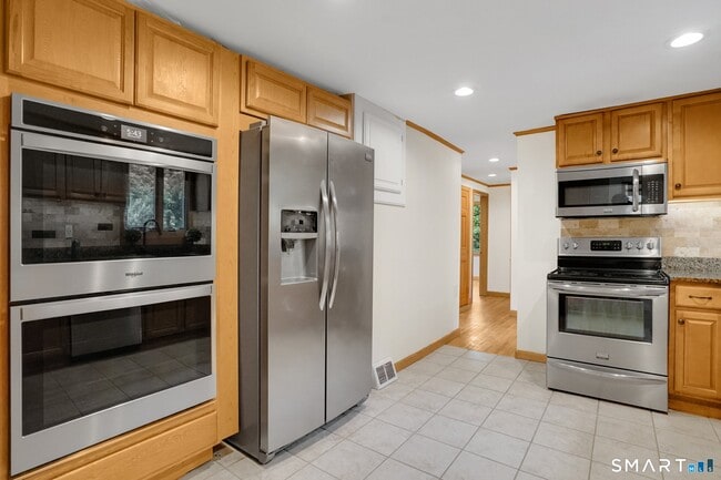 Photo - 228 N Granby Rd