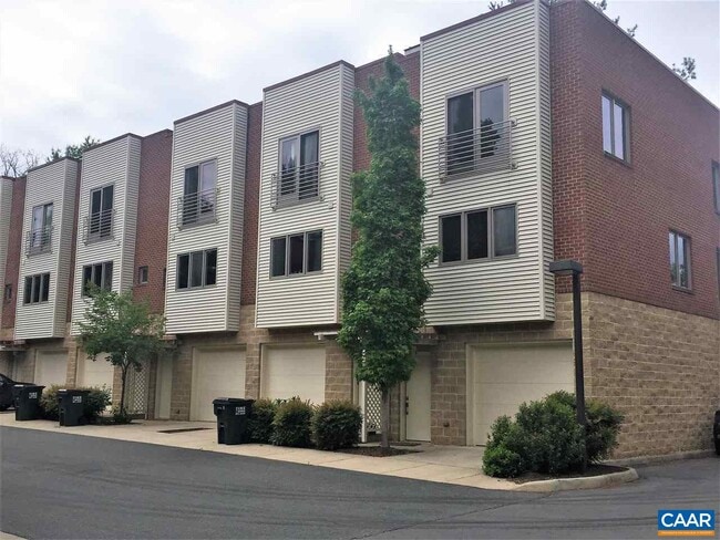 Building Photo - 1013 Linden Ave