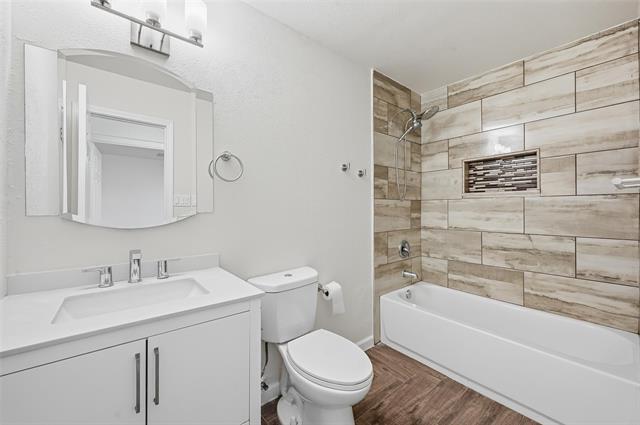 Photo - 4645 Carr St