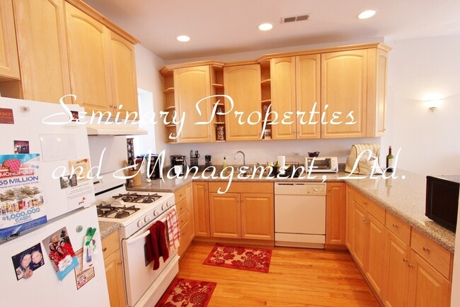Photo - 3414-18 N Bosworth