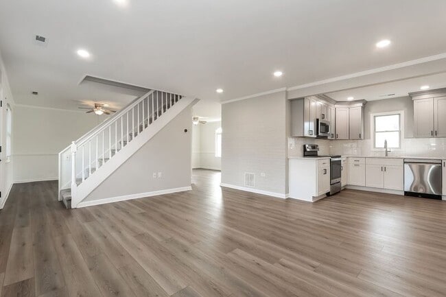 Photo - 18 Azalea Ln