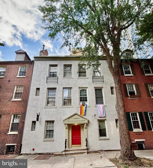 Building Photo - 330 S Juniper St Rental