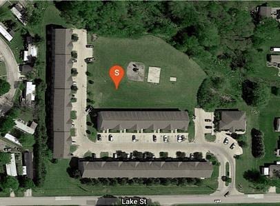 Building Photo - 1850 Lake St