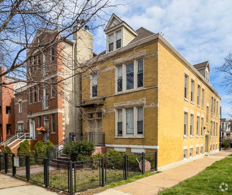 Building Photo - 2835 N Damen Ave Rental