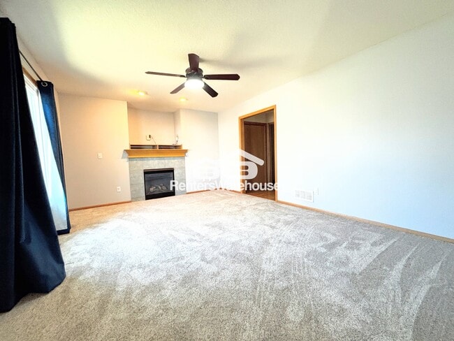 Photo - 330 NE Cardinal Ln