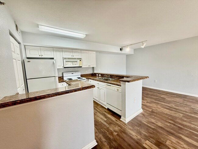 Photo - 191 SW Palm Dr Unit 108