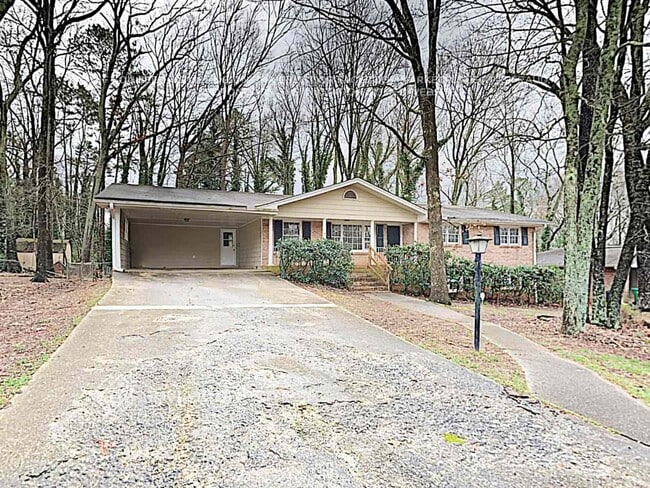 Building Photo - 5676 Crestwood Dr SW