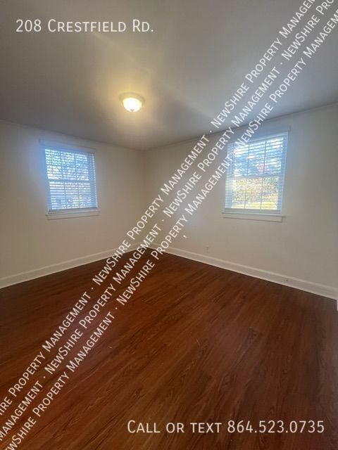 Photo - 208 Crestfield Rd