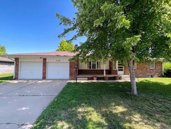 Photo - Comfortable 3 Bedroom 2 Bath House in Beautiful Neighborhood