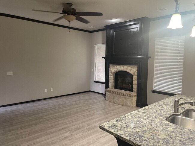 Photo - 3 bed 2 bath 2 car in Moore Schools! Great...