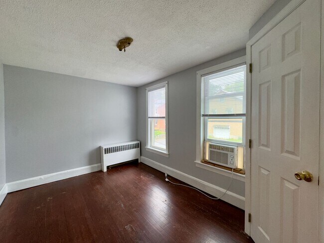 Photo - Charming 2-Bedroom Townhome with Spacious ...