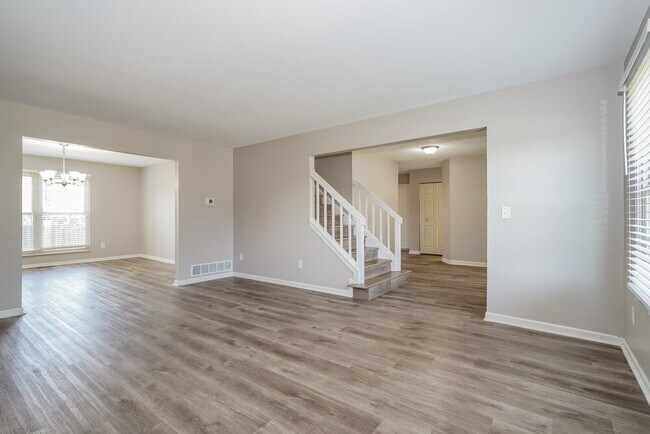 Photo - 1127 Crestview St