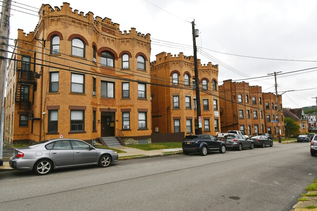 Photo - Oakland/Bates