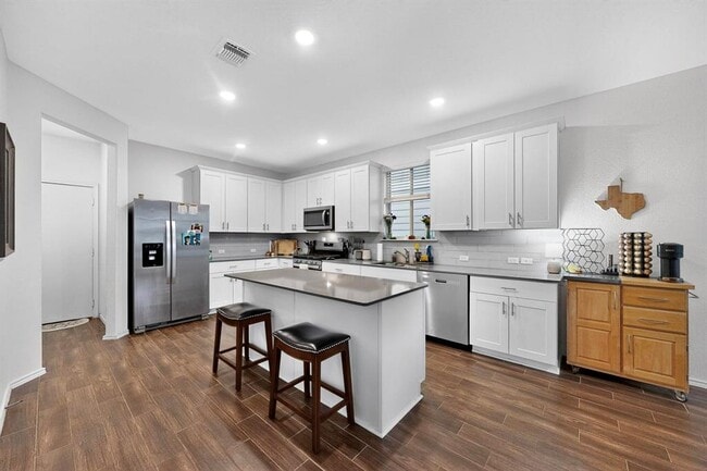 Photo - 128 Banyon Dr