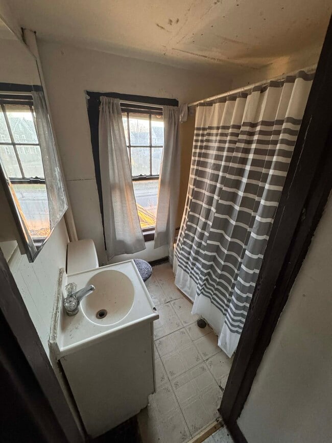 Photo - 27 Robinson St Unit 2F