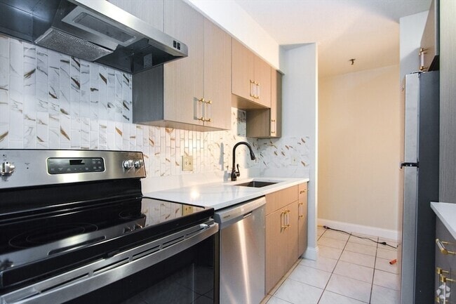 Building Photo - 95 Audubon Rd Unit 906 Rental