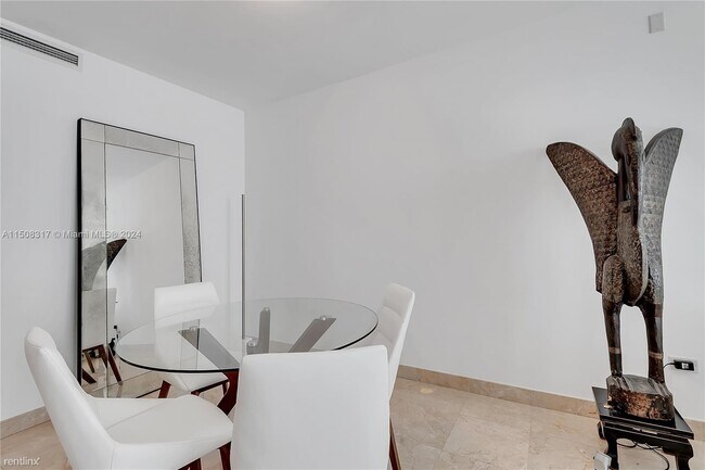 Photo - 1 br, 1.5 bath Condo - 801 Brickell Key Bl... Unit Apt 1907