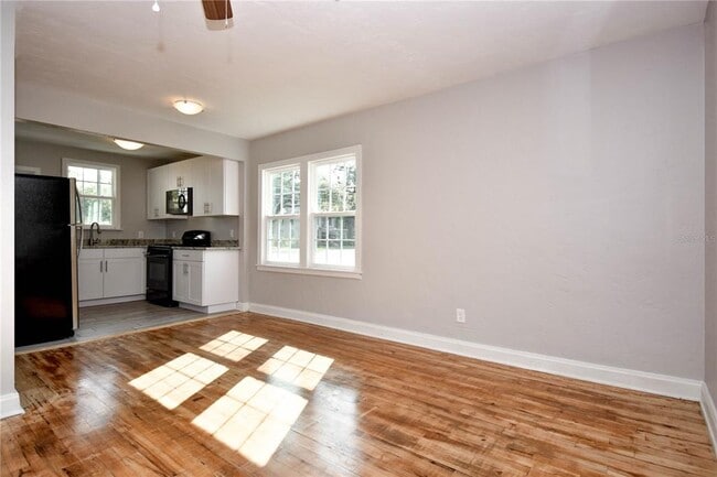 Photo - 1028 NE 3rd Ave