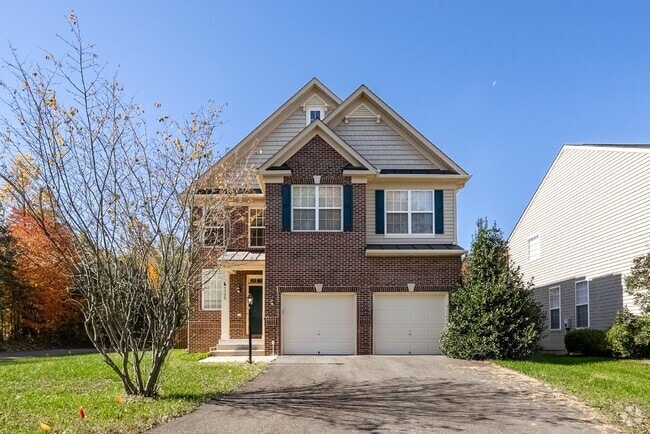 Building Photo - Embrace Elegant Living in Gainesville! Rental