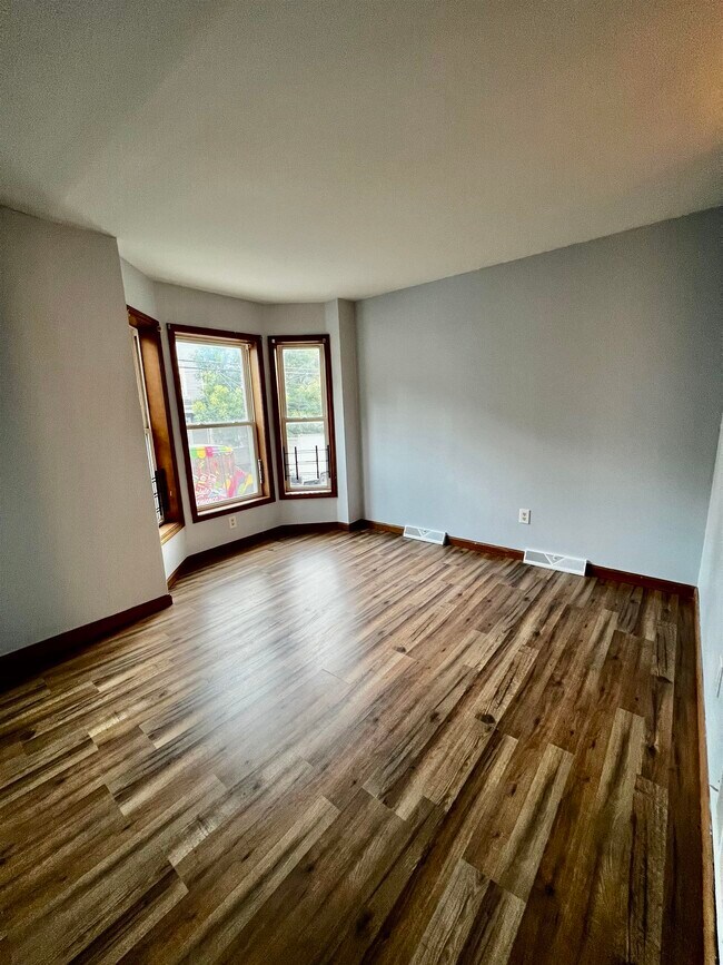 Photo - 305 Van Houten St Unidad 1