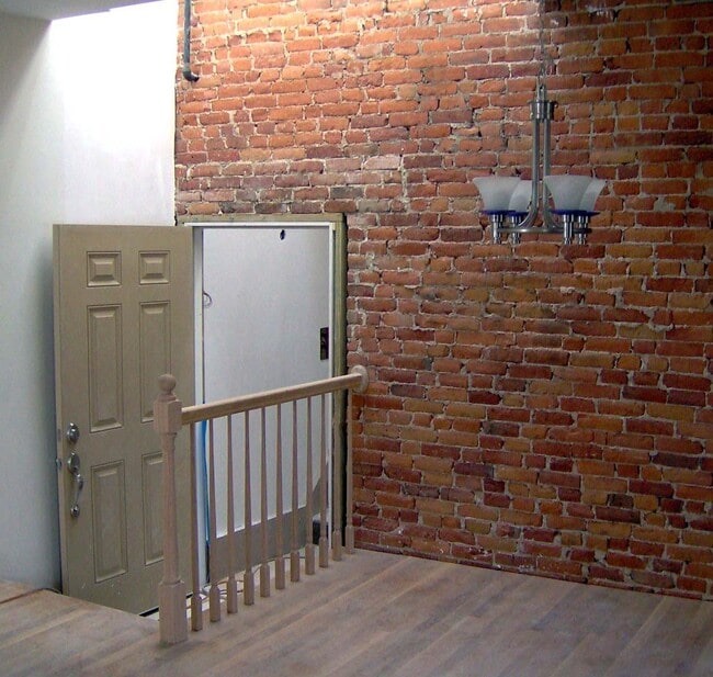 Photo - 3Br/2Bth, Available Sep. 1, 2026. Great location! Laundry in unit! MUST SEE!!