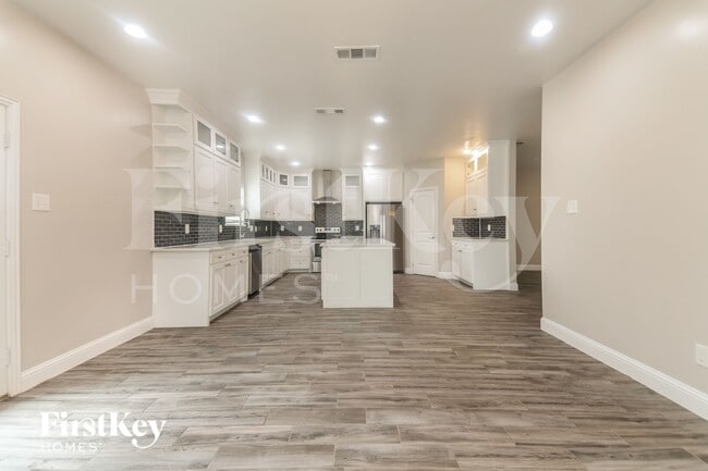 Photo - 4030 Vineyard Dr