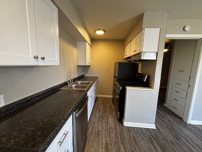 Photo - "Charming 1-Bed Retreat: Cozy 500 Sq Ft Haven in Edmond near UCO!" Unidad #3