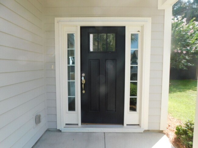 16 Circlewood Dr
