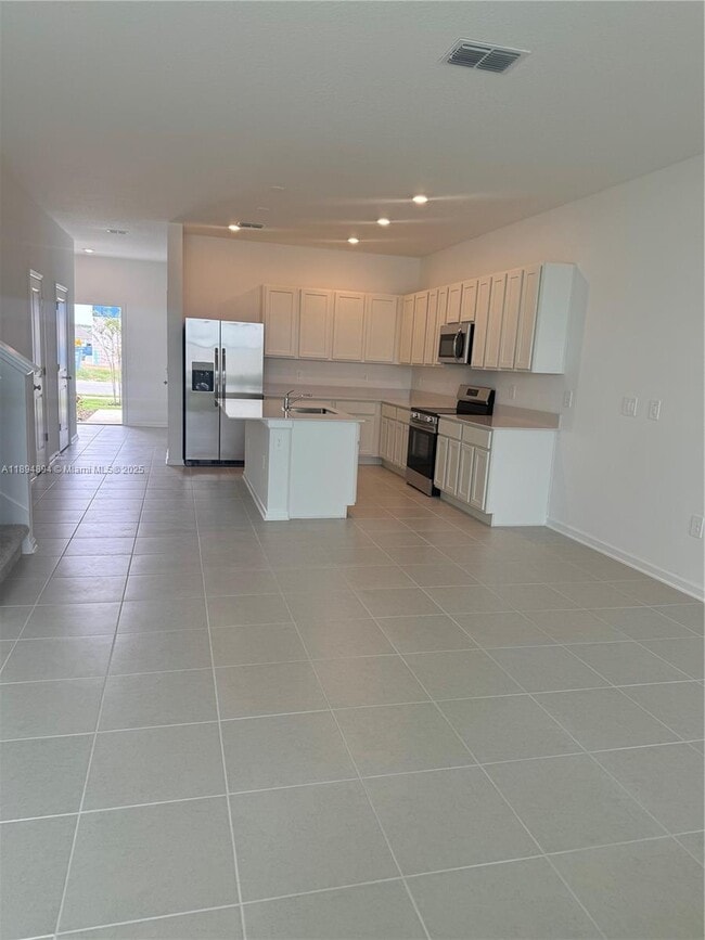Photo - 512 Hart Ln