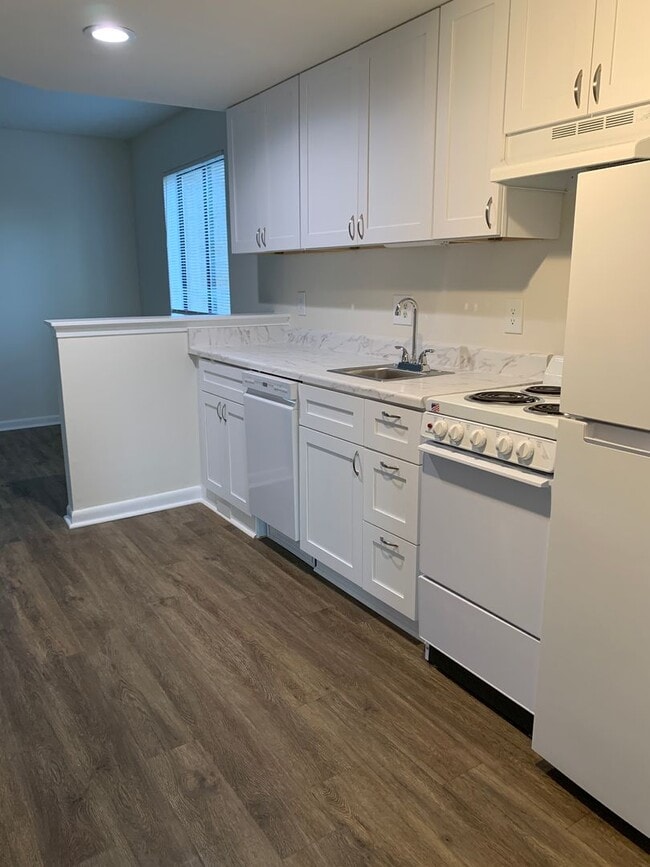 Photo - 4752 Seahawk Ct Unit B-1