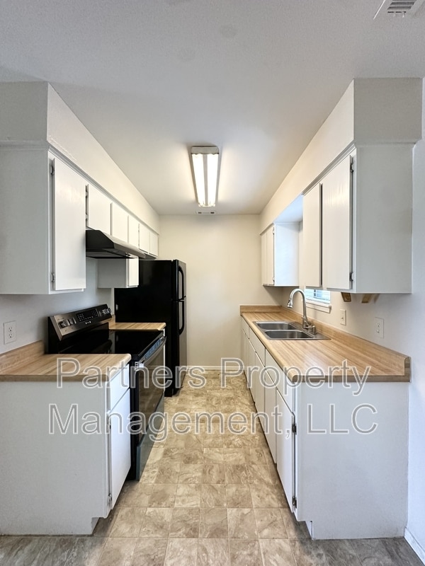 Photo - 3520 W Olive St