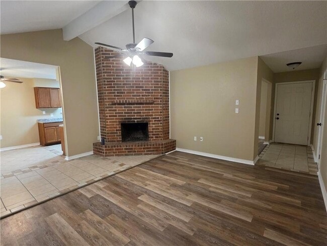 133 W Queens Dr