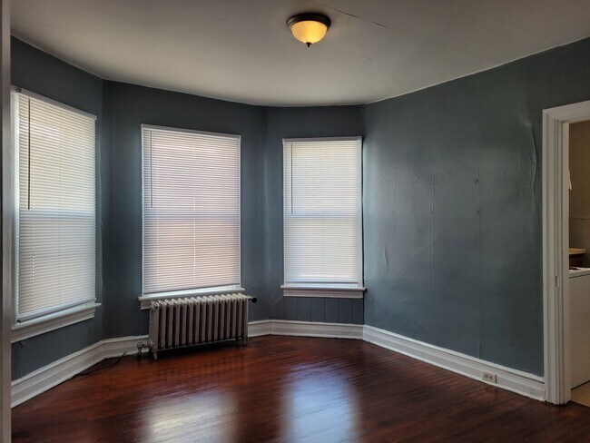 Photo - 421 W King St Unit B