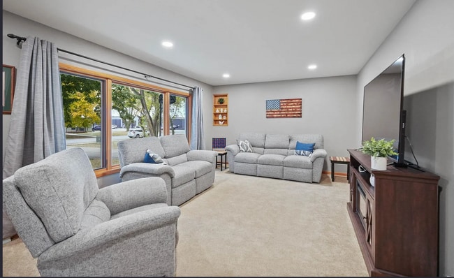 2912 Tucson Dr