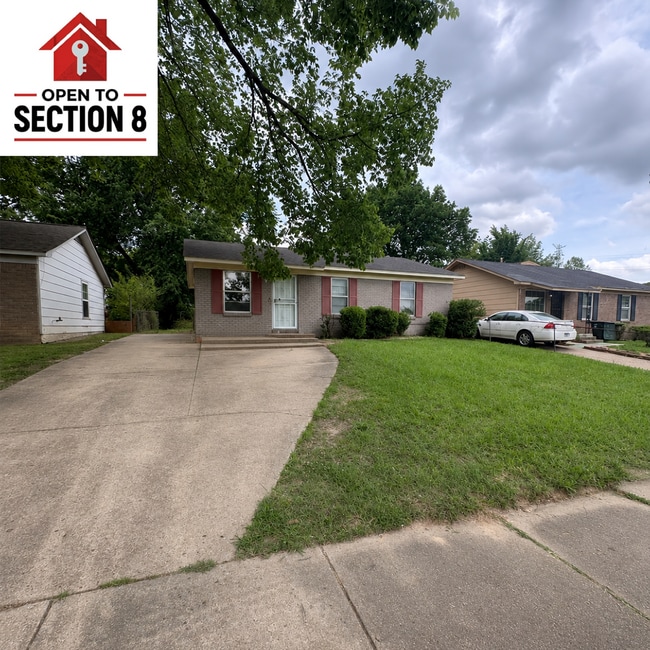 Building Photo - Charming 3 bedroom 1 bath Home - Open To Section 8