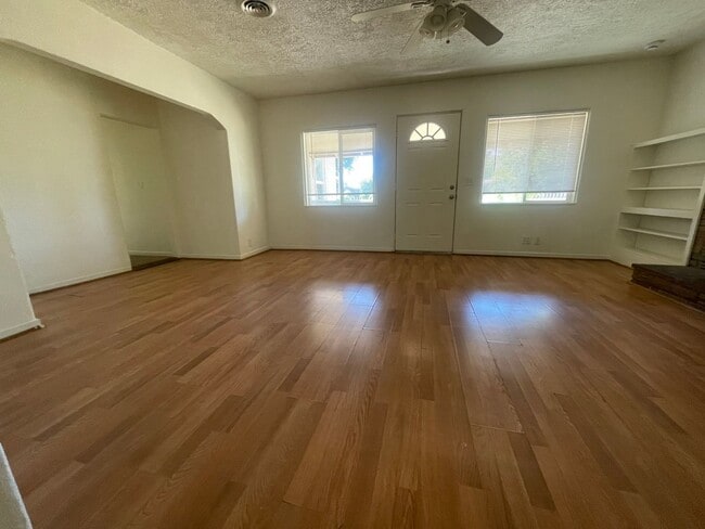 Photo - 3bd 1ba