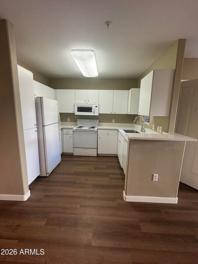 Photo - 1295 N Ash St