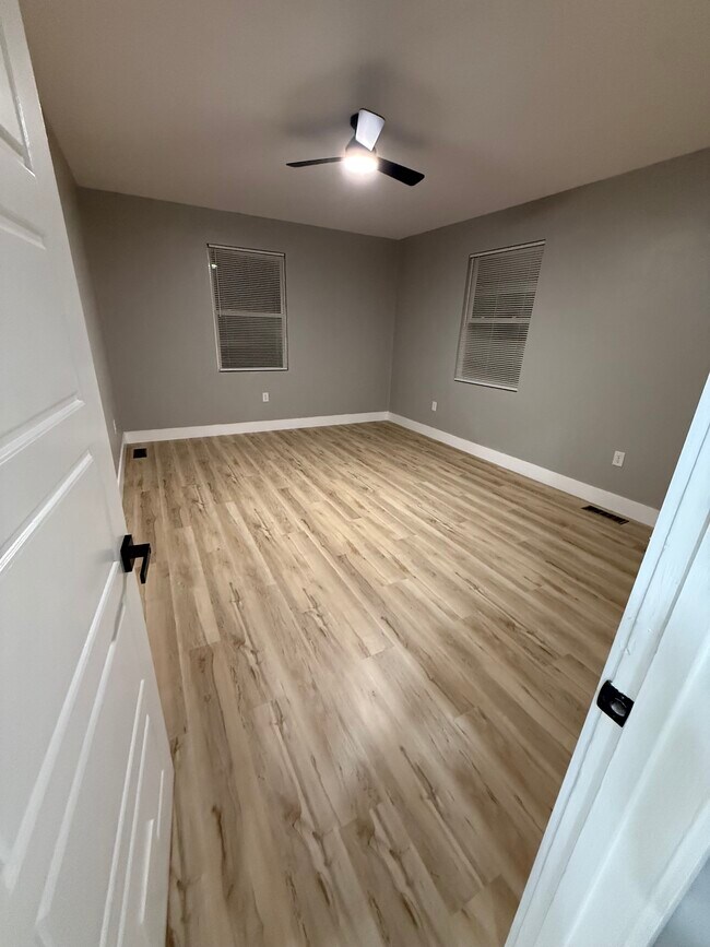 Photo - 8712 S Grand Ave