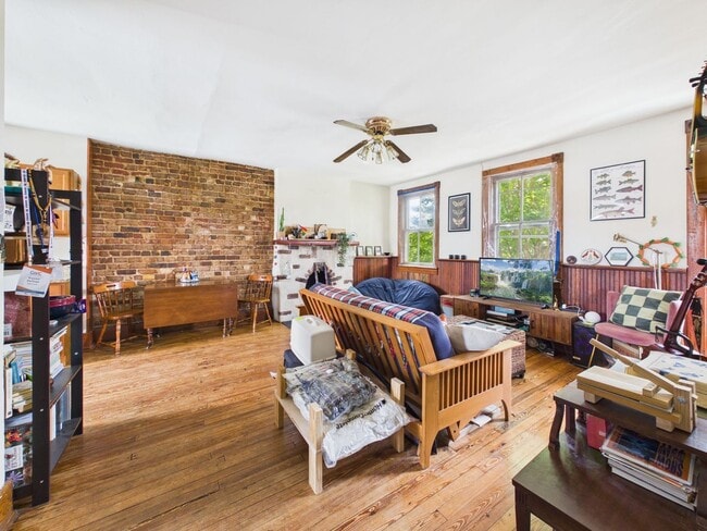 Photo - 1912 Parkwood Ave Unit Apartment 2