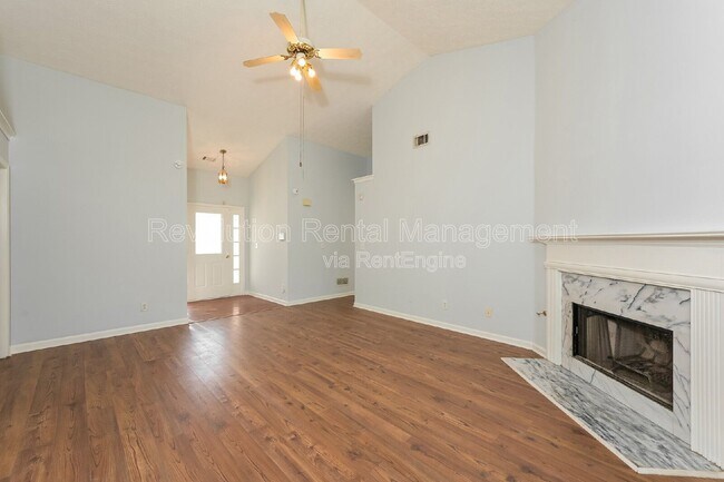 Photo - 882 Conners Cove NW