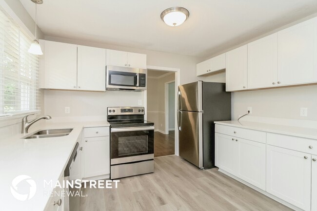 Photo - 999 Nottingham Rd