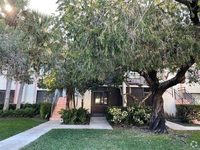 Building Photo - 417 Lakeview Dr Unit 104 Rental