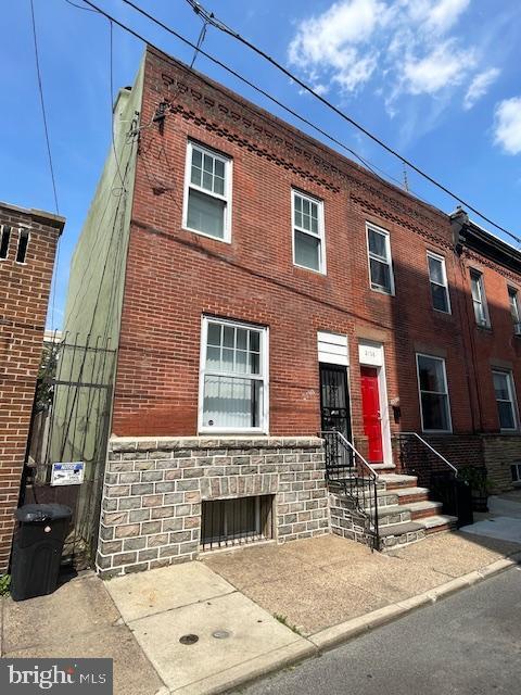 Building Photo - 2140 S Iseminger St Rental
