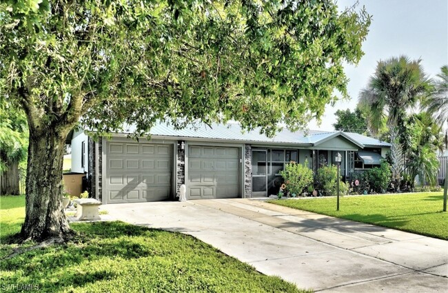 Photo - 1313 Barnsdale St House