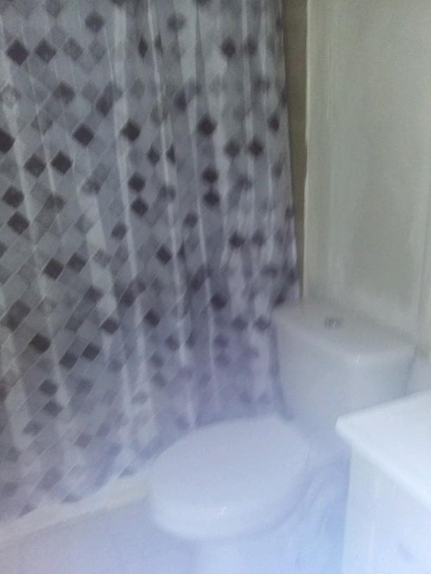 bathroom - 3381 Brussels St Unit 4