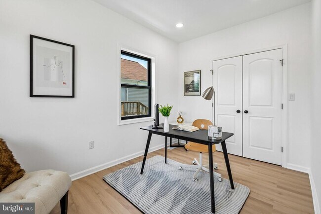Photo - 3108 Adams St NE