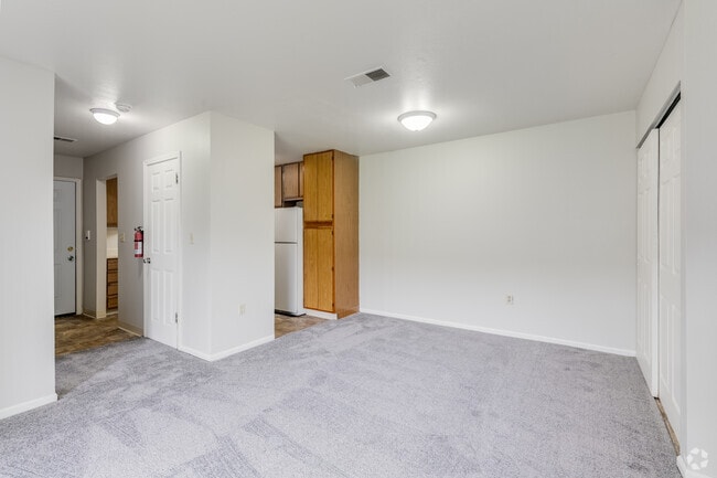 2 BR, 2 BA, 500 SF