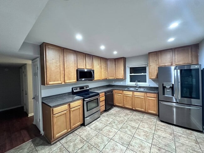Photo - 2720 Early St